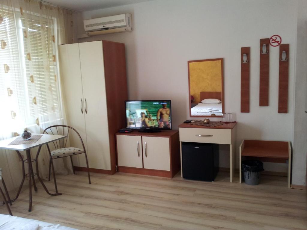 Hotel Zara Rooms Stara Zagora Room photo